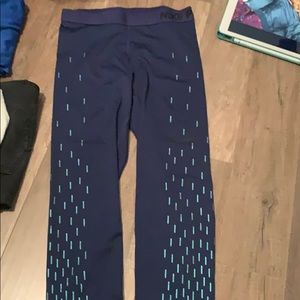 Nike pro cropped leggings